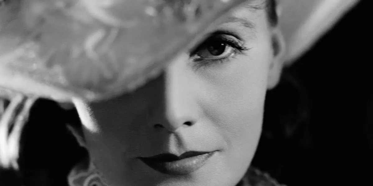 Greta Garbo dans une photo publicitaire pour Anna Karénine, 1935, par Metro-Goldwyn-Mayer (détail). Photo Domaine public