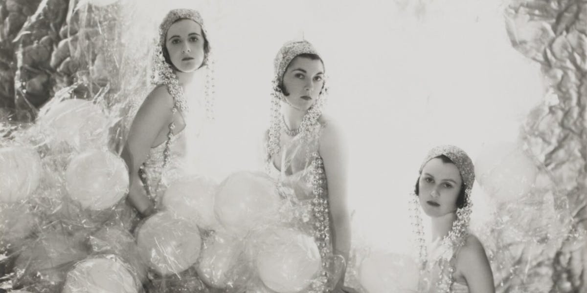 Cecil Beaton, Soapsuds Group at the Living Poster Ball (1928), gelatin silver print. Photo © Lempertz (detail)
