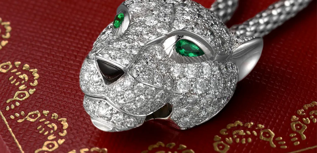 Cartier, collier Panthère en or blanc 18 carats serti de diamants, image © Fortuna