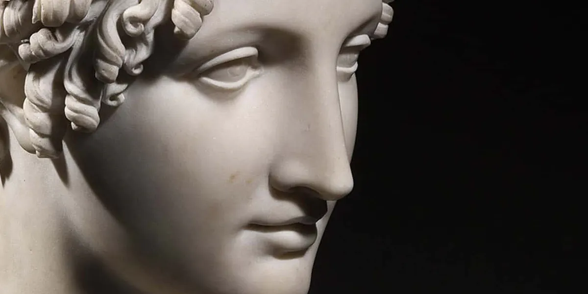 Antonio Canova, Tête de Calliope ou Portrait présumé de Marie-Louise de Habsbourg, Impératrice des Français en Calliope, circa 1812, marbre blanc. Photo © HVMC