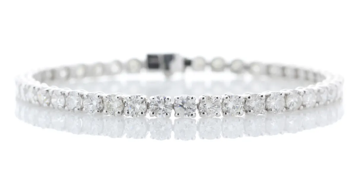 18ct White Gold Tennis Diamond Bracelet. Photo: Alister Grant