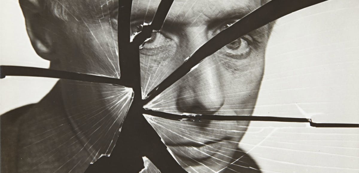 Man Ray, Max Ernst, 1938, Silbergelatineabzug. Foto © Phillips (Detail)