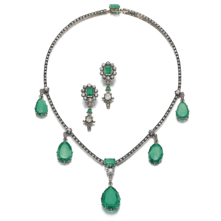 Emerald and diamond necklace and a pair of earrings that belonged to Marie-Caroline of Bourbon-Two Sicilies, Duchess of Berry, then Duchess della Grazia. Photo © Sotheby’s