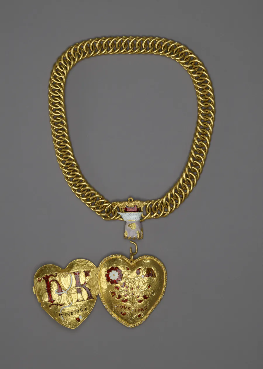A Tudor Gold Treasure Discovered by Metal Detector | Barnebys Magazine