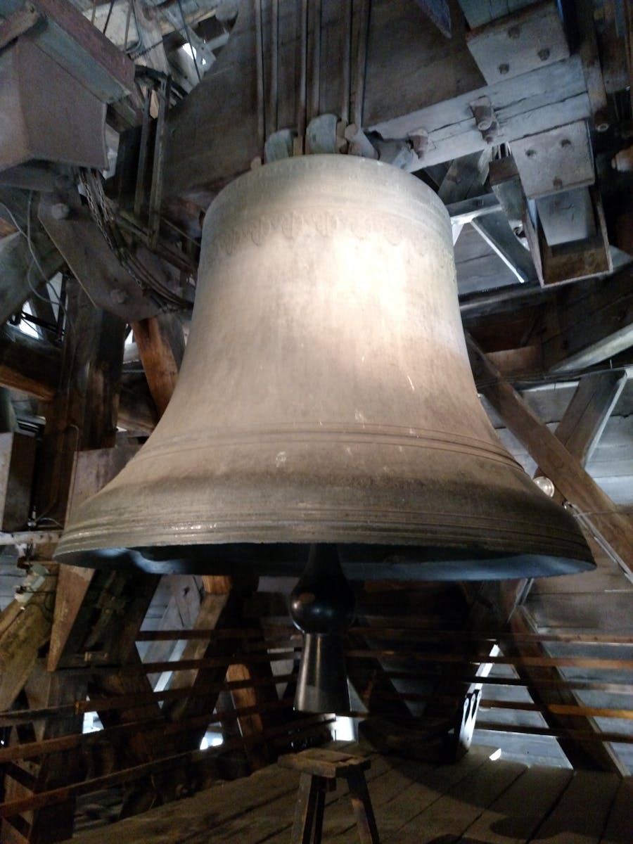 The Bourdon Emmanuel, Notre-Dame's largest and oldest bell, cast in 1686. By Jason Riedy from East Point, GA, USA - Paris for SIAM PP 2016, CC BY 2.0