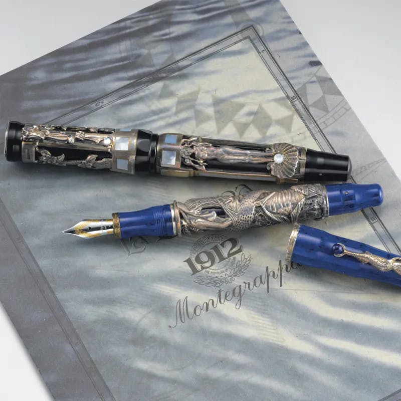 Deux stylos plume Montegrappa en édition limitée Aphrodite & Adonis no. 0810/1912 circa 1997 / La Sirena no. 1818 vers 1998. Photo © Sotheby’s
