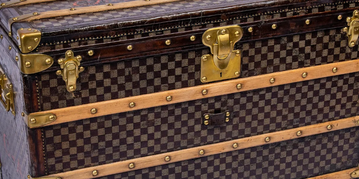Rare Louis Vuitton “Malle Courrier” Trunk, c. 1890. Image © Gooding & Company (detail)