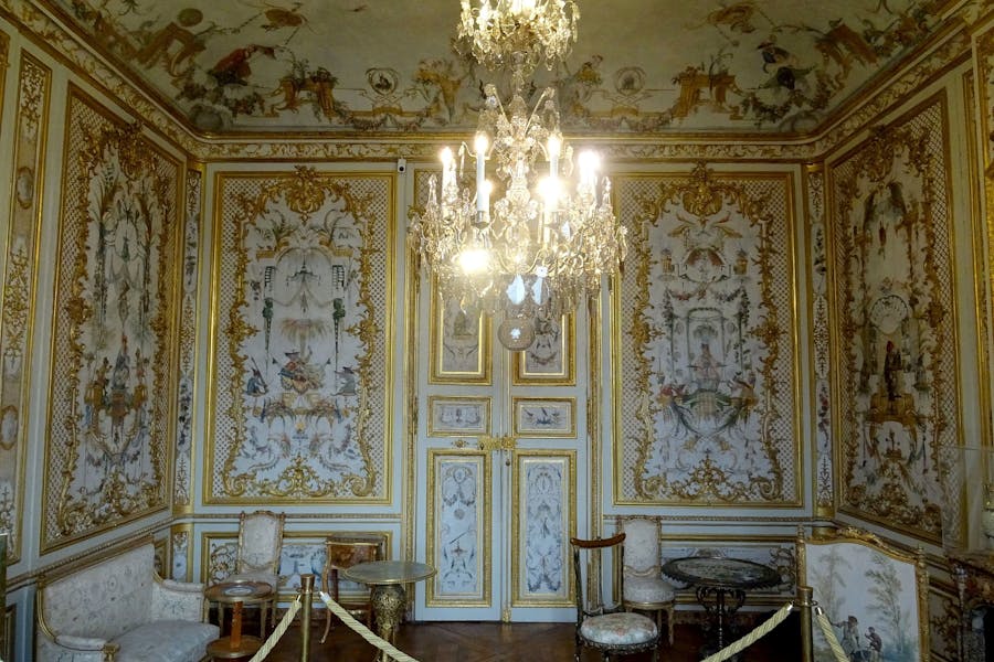 La Grande Singerie nei Grands Appartements del Castello di Chantilly. Foto di Pierre Poschadel - Opera propria via Wikimedia Commons (licenza CC BY-SA 4.0)