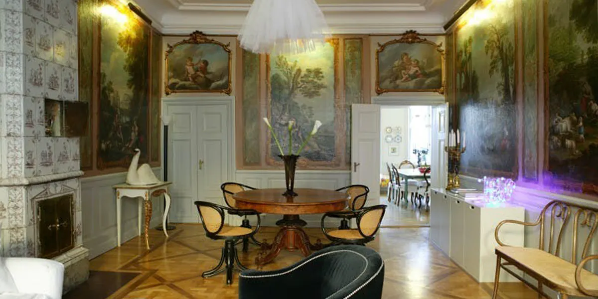 Around the 19th-century table are new Thonet chairs and a Thonet-style sofa. Photo © Kent Billeqvist