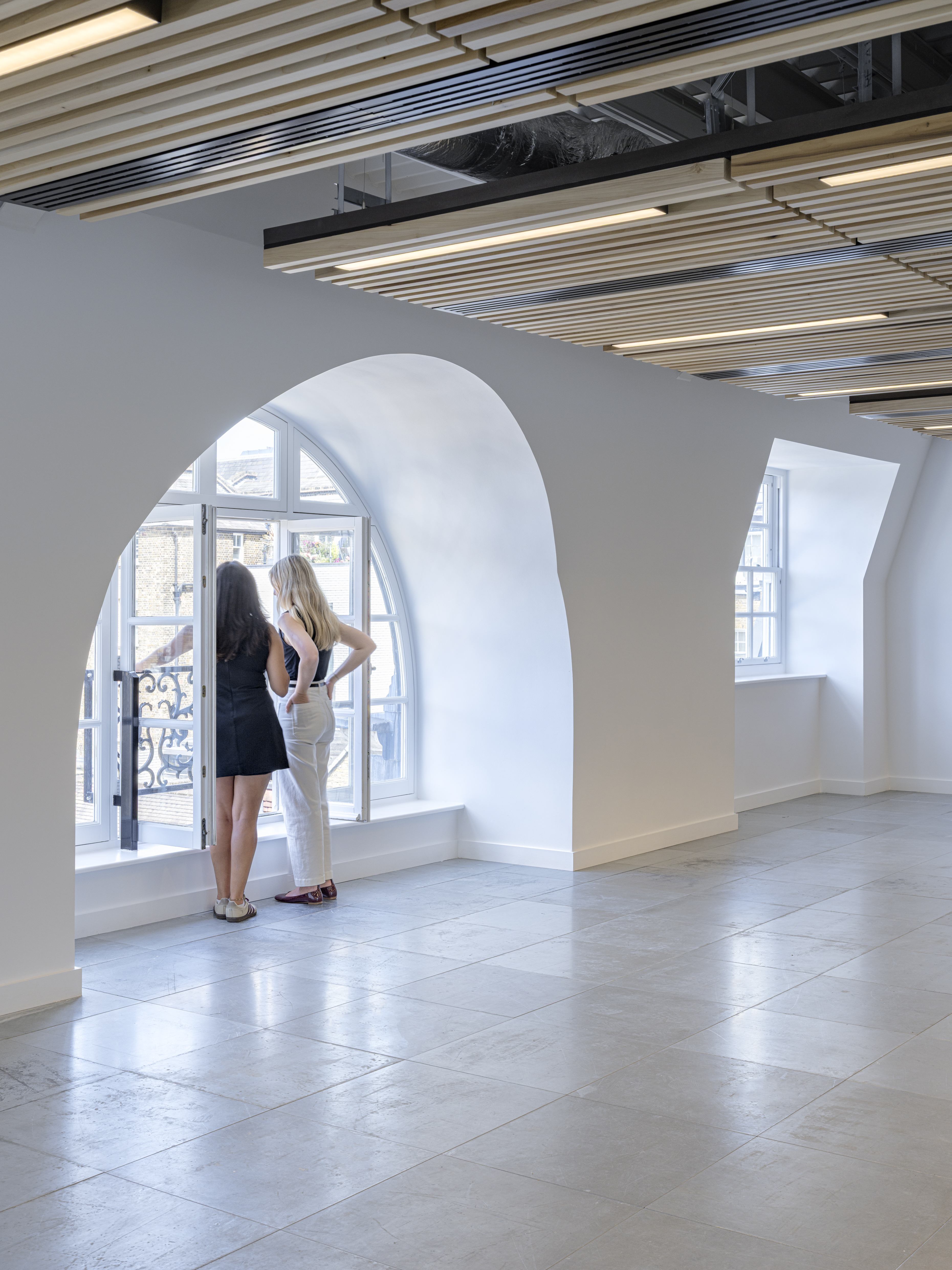 42 Wigmore Street: Barr Gazetas tactfully edited a mock-Georgian office block in Marylebone through targeted, focused interventions, upgrading the block to contemporary corporate needs whilst retaining its original features.