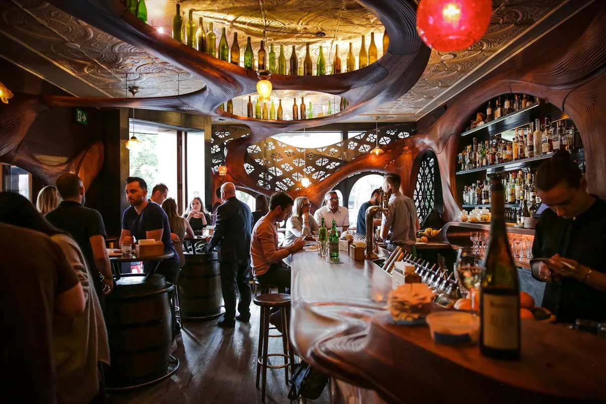 Bar Raval — photograph from the credited source