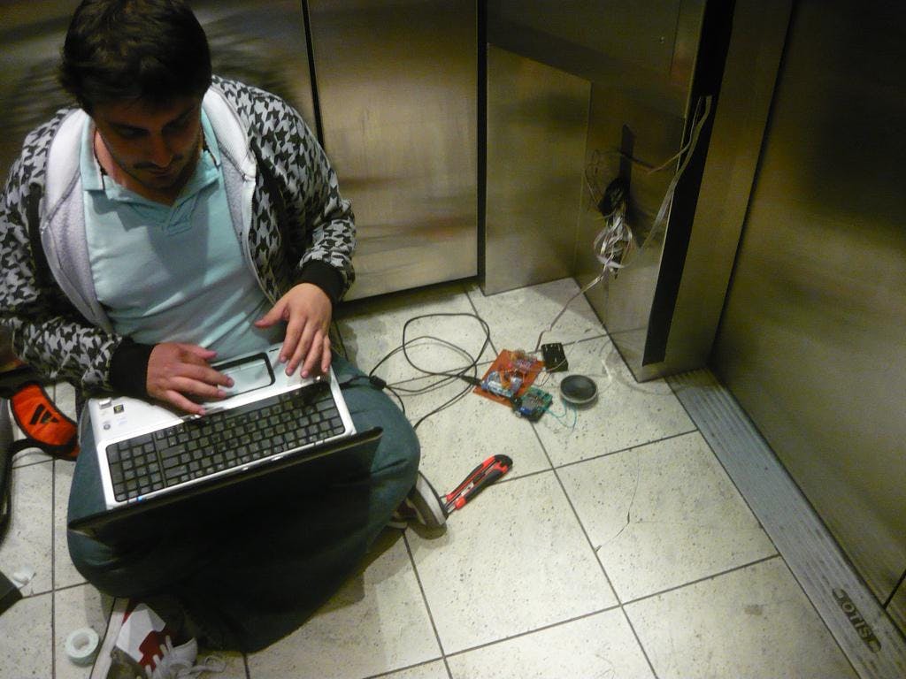 Ludic Lift Inside Lift
