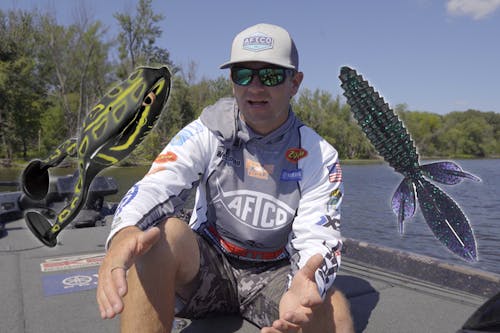 Pro Tip: How Wes Logan Ties a Jig - Major League Fishing