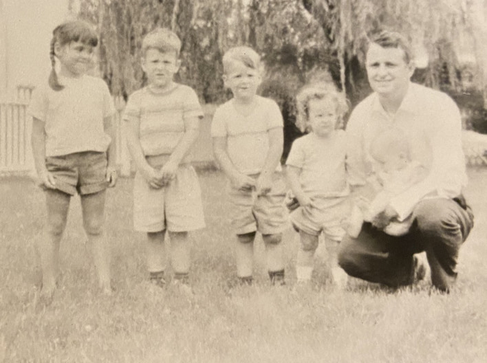 Kathy, Larry, Michael, Mary Jo, Andy, Dad