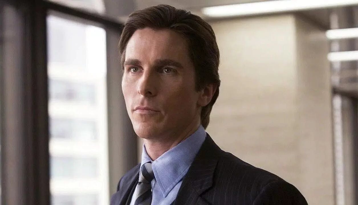 Christian Bale interprétant Bruce Wayne