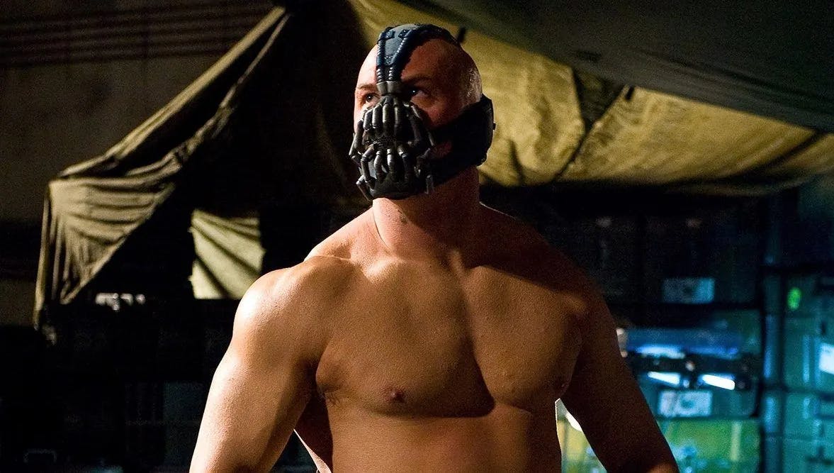 La voix de Tom Hardy en Bane