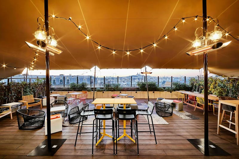 Terrasse du Generator Hostel pour un séminaire à Paris