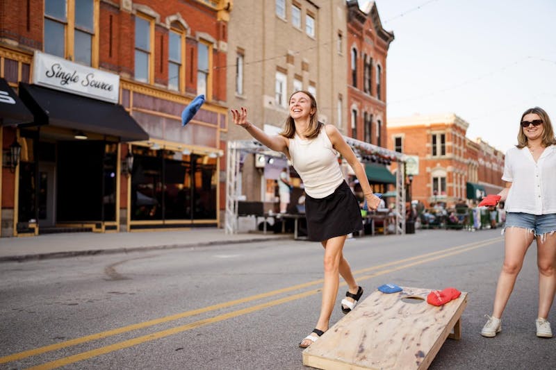 Bay City's Cool City Car Cruz