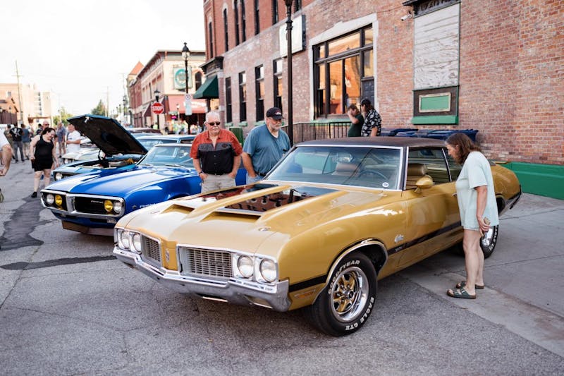 Bay City's Cool City Car Cruz