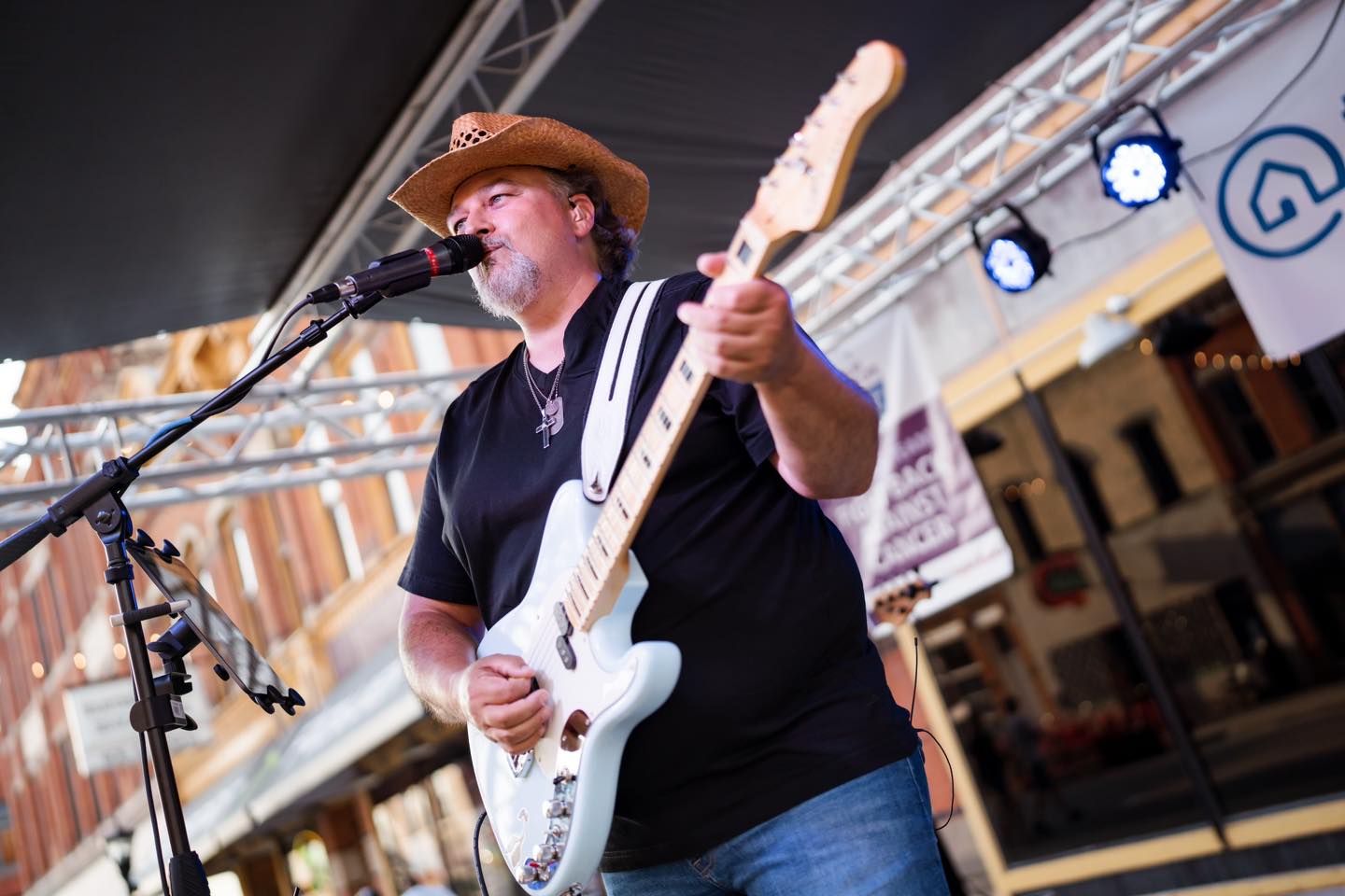 Bay City's Cool City Car Cruz