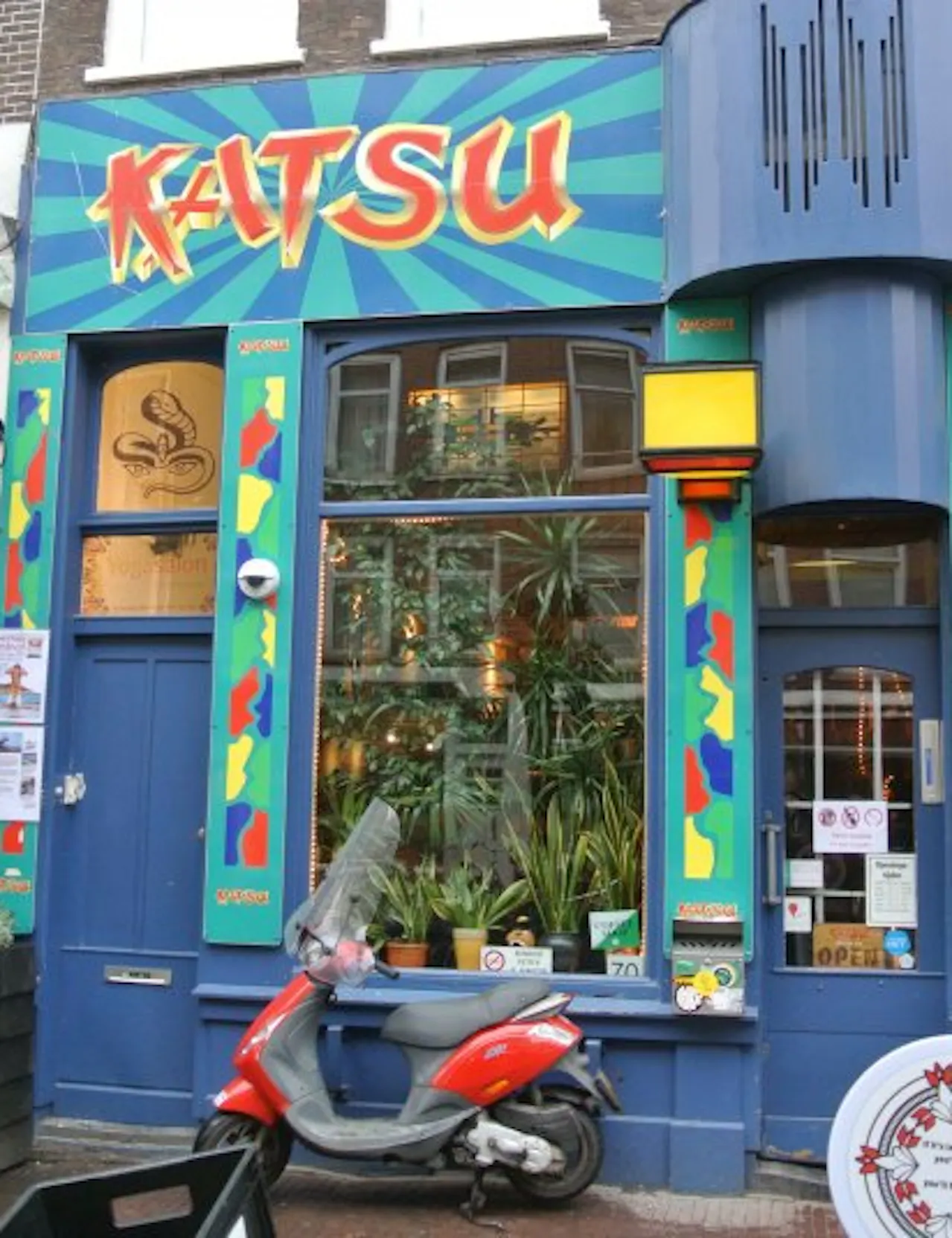 Coffeeshop Katsu buiten