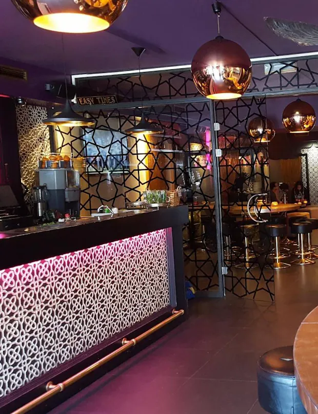 Coffeeshop Easy Times binnen