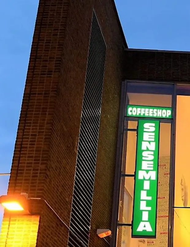 Coffeeshop La Tertulia buiten