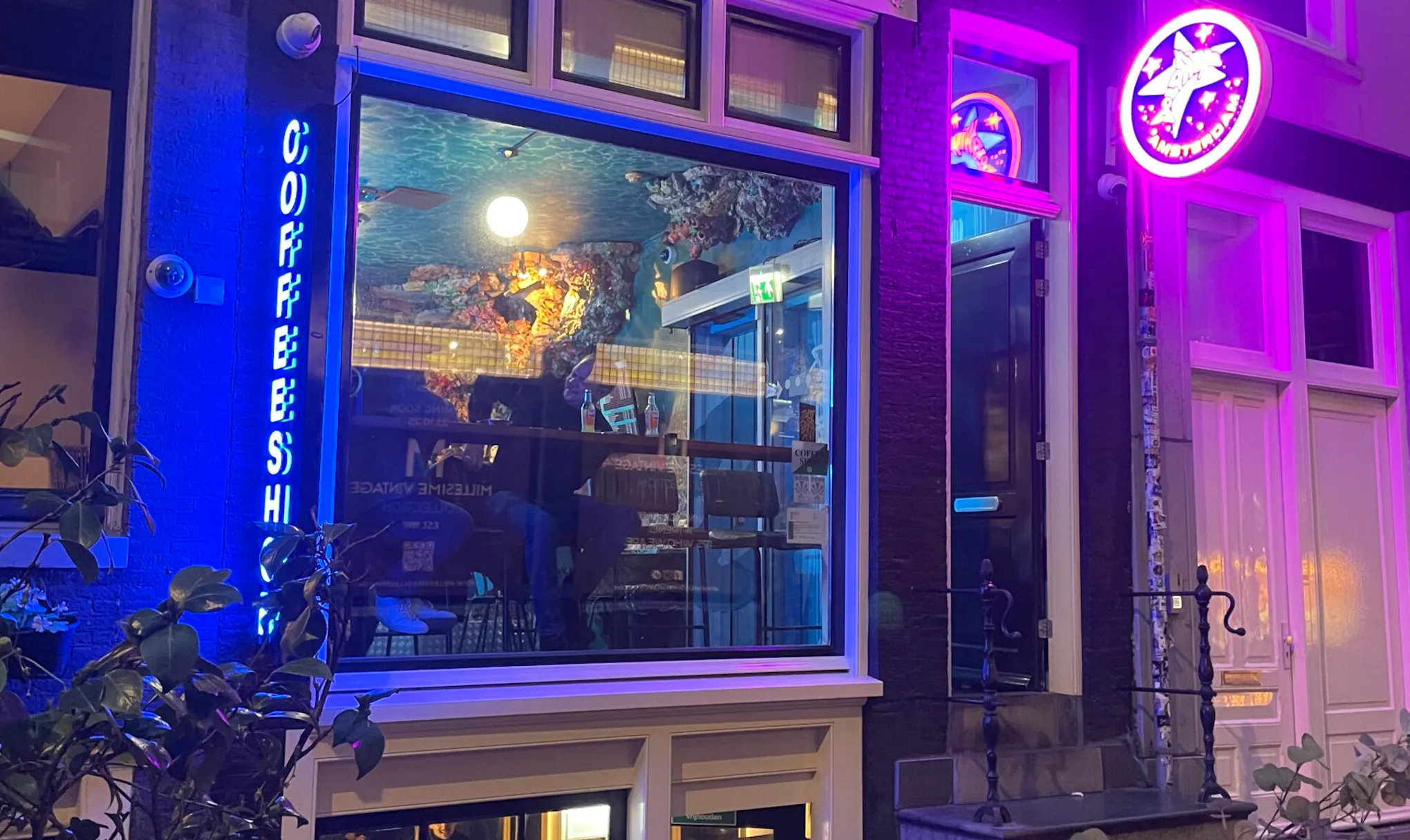 Coffeeshop The Dolphins buiten