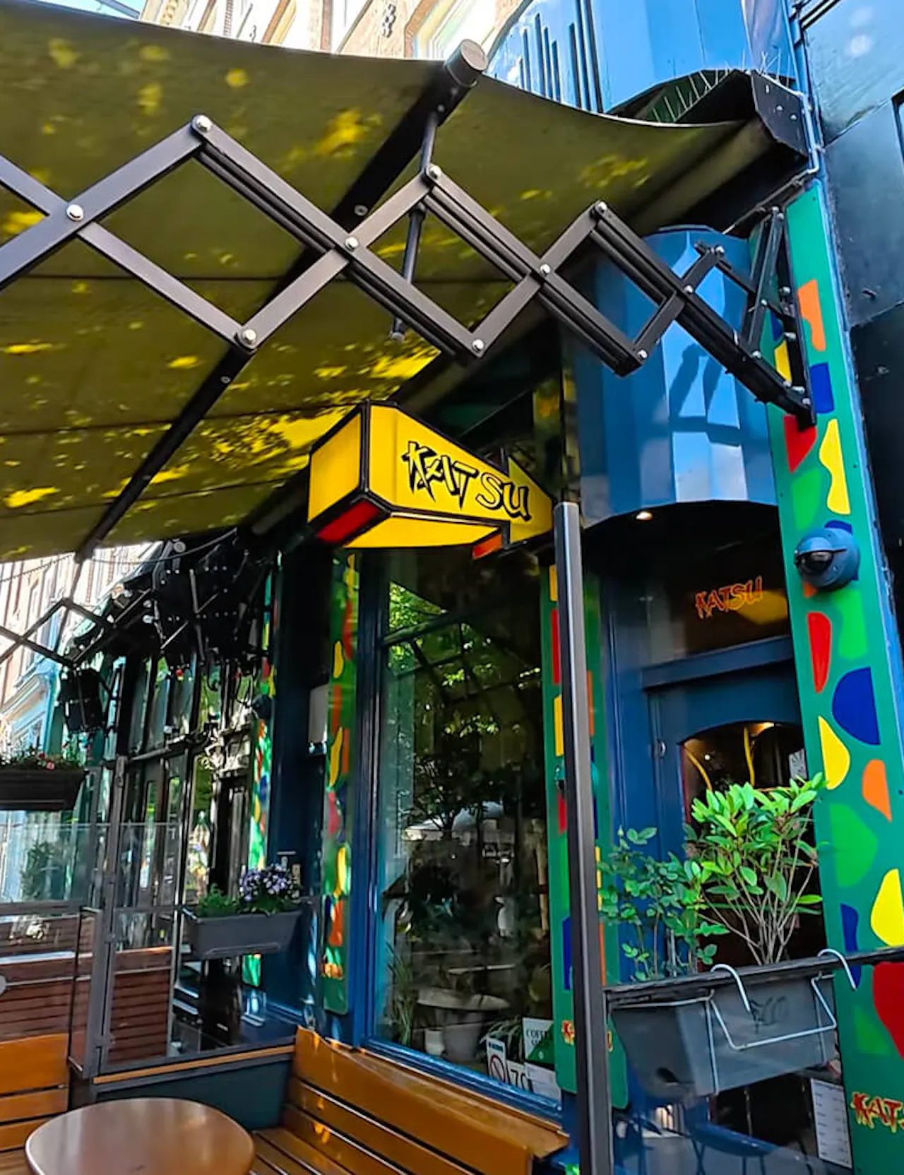 Coffeeshop Katsu buiten