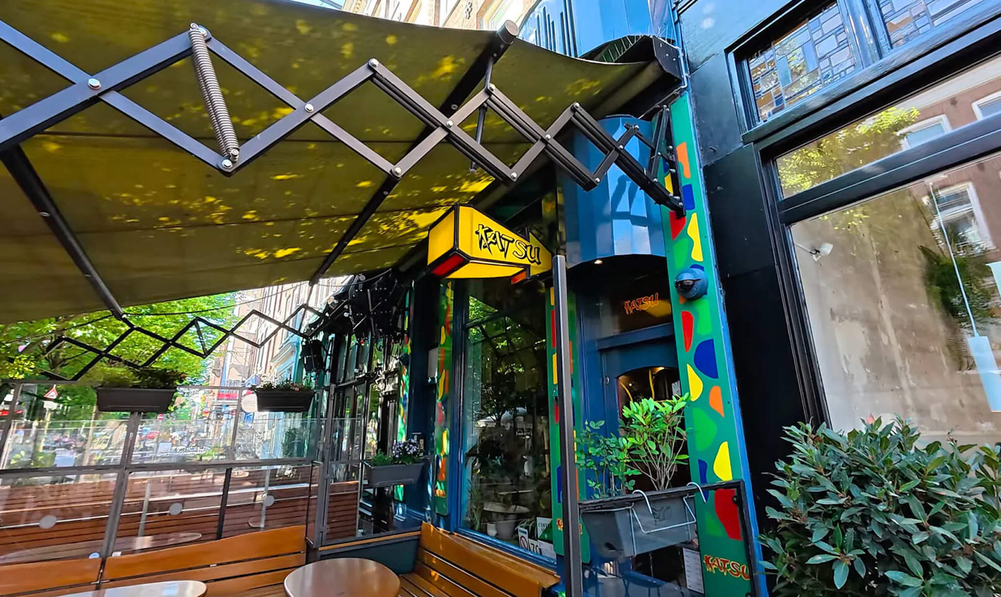 Coffeeshop Katsu buiten