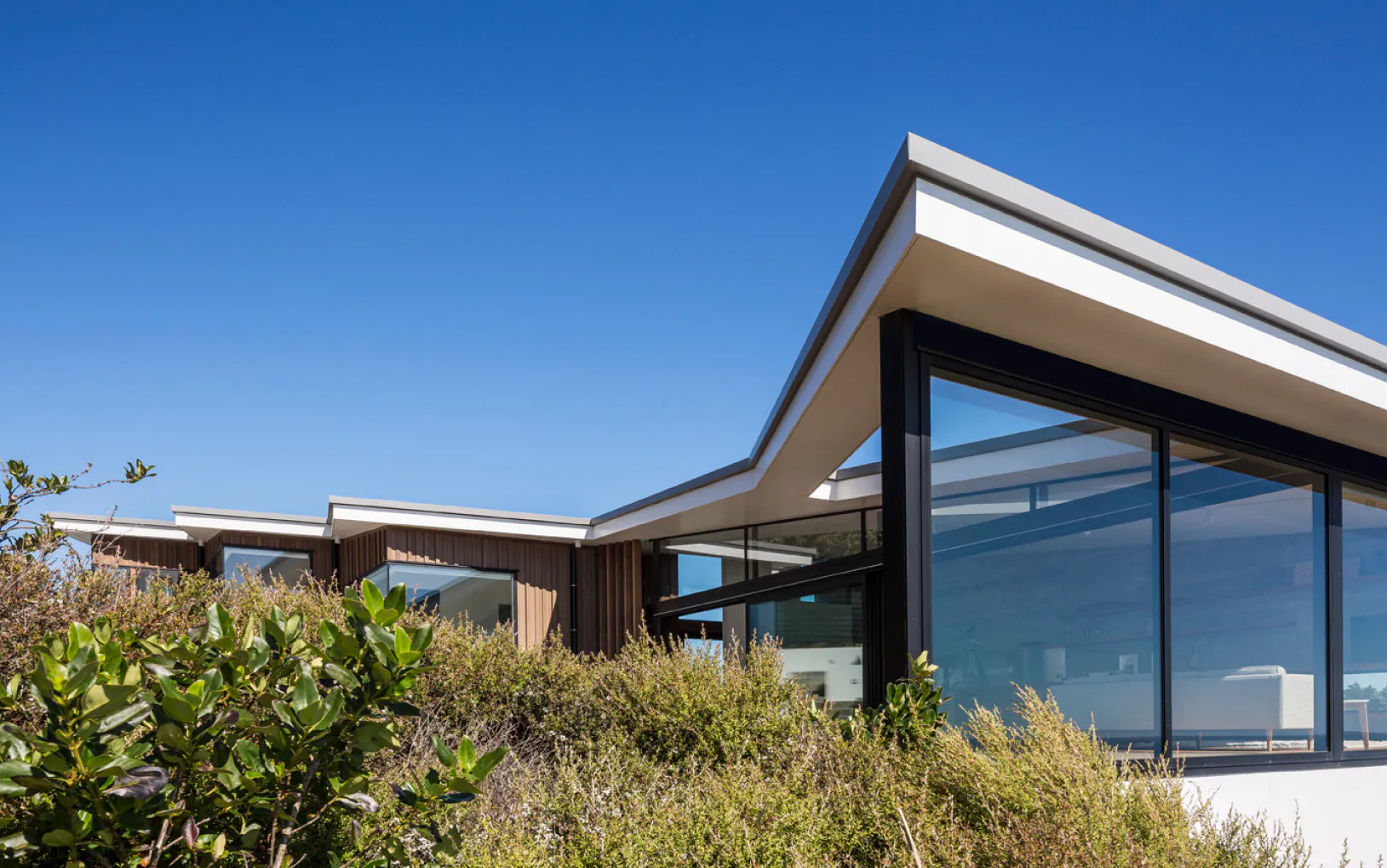 https://images.prismic.io/bct-website/0fe6a4ae-cacc-4a5a-82a3-029eda4a8100_BCT_Muriwai_House14.jpg?auto=compress,format