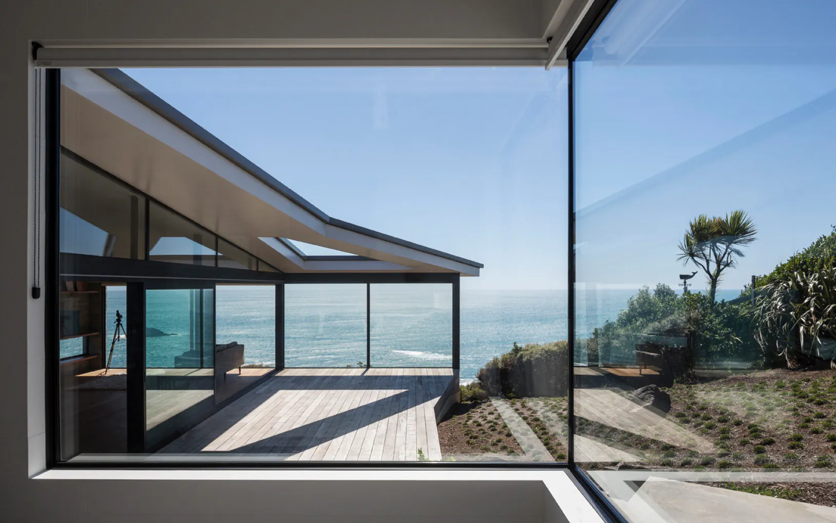 https://images.prismic.io/bct-website/23e5d814-91b2-40c5-bfbc-f84f651f737f_BCT_Muriwai_House13.jpg?auto=compress,format