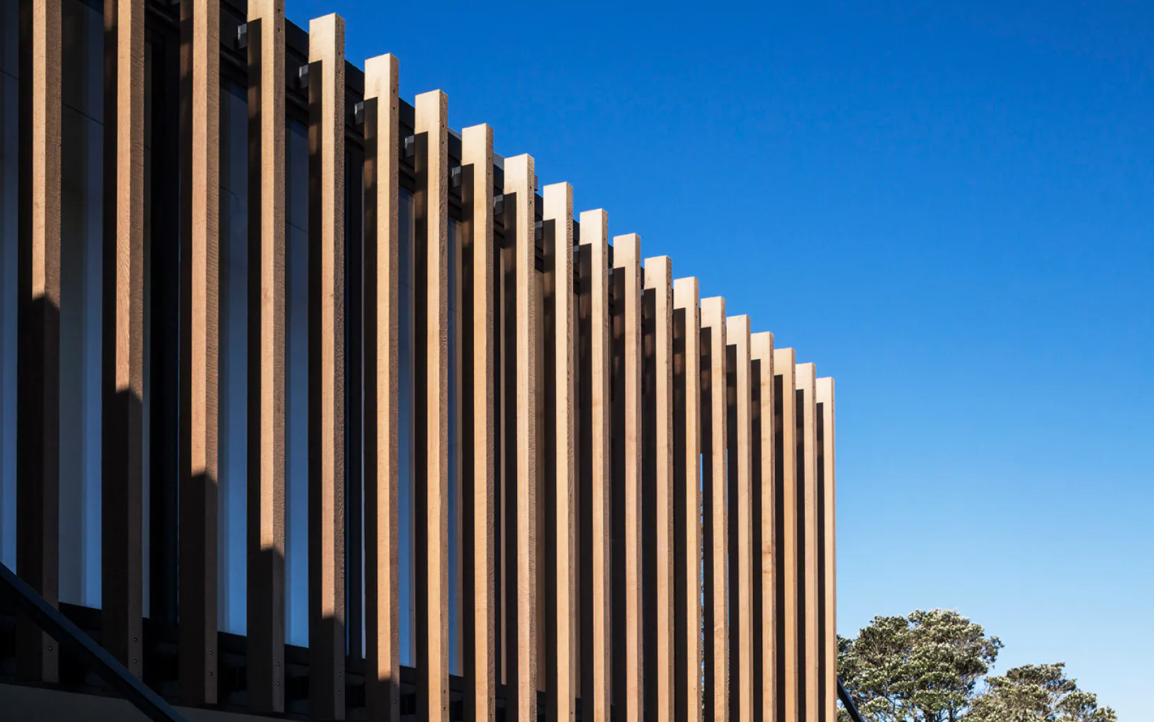 https://images.prismic.io/bct-website/fa5f4a92-0994-41f7-ba1f-5cb66cf0e4a6_BCT_Muriwai_House11.jpg?auto=compress,format