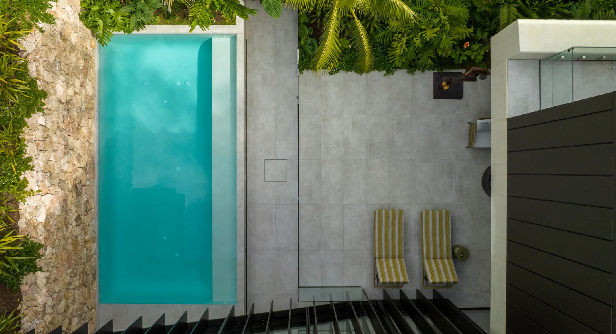 https://images.prismic.io/bct-website/ff1b0bbb-f8c8-4b45-a669-cb03fd5d90e0_BCT_Mairangi_Bay_House21.jpg?auto=compress,format