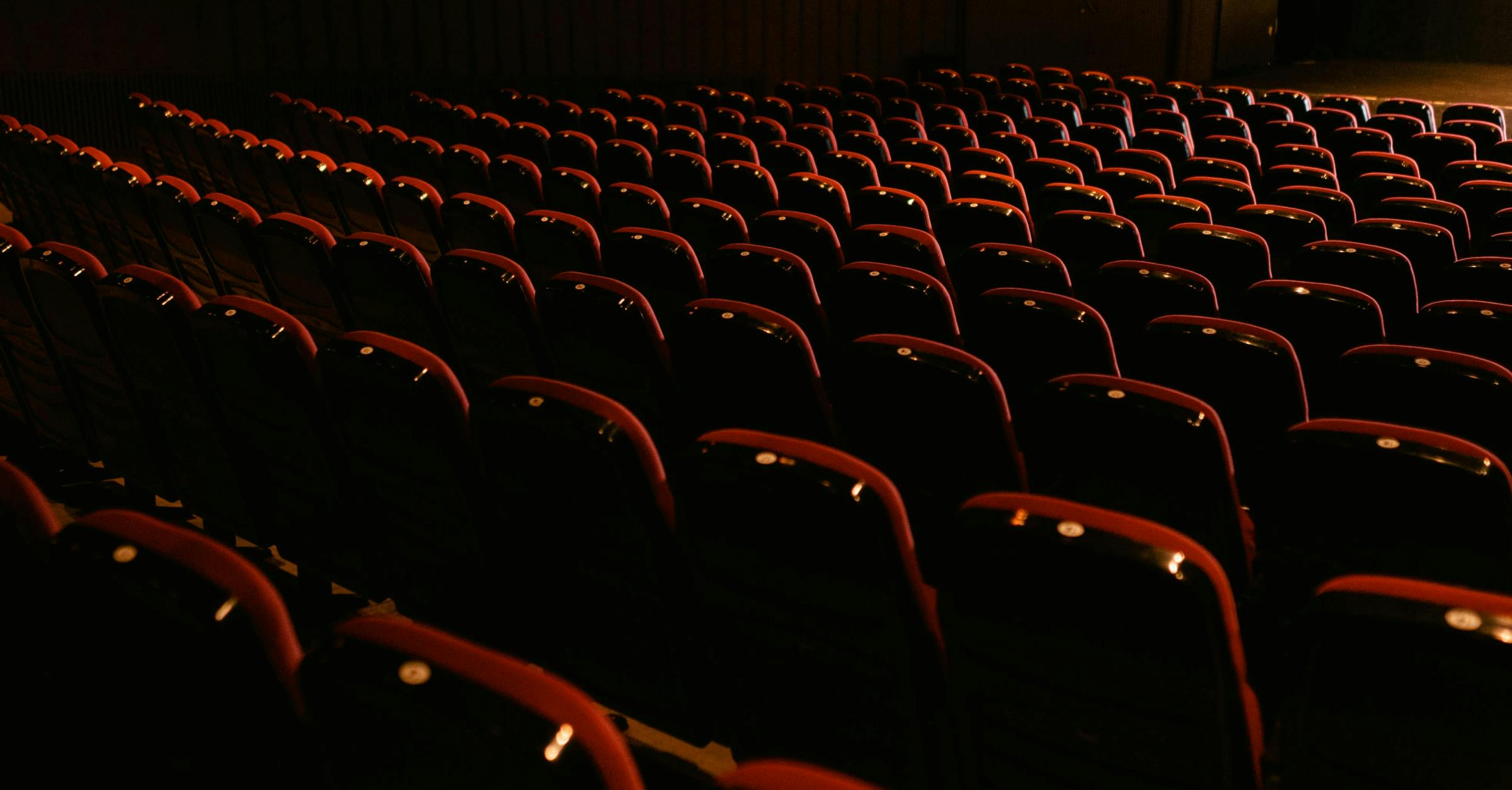 poltrone rosse teatro