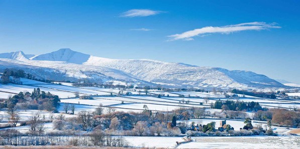 brecon beacons in the snow