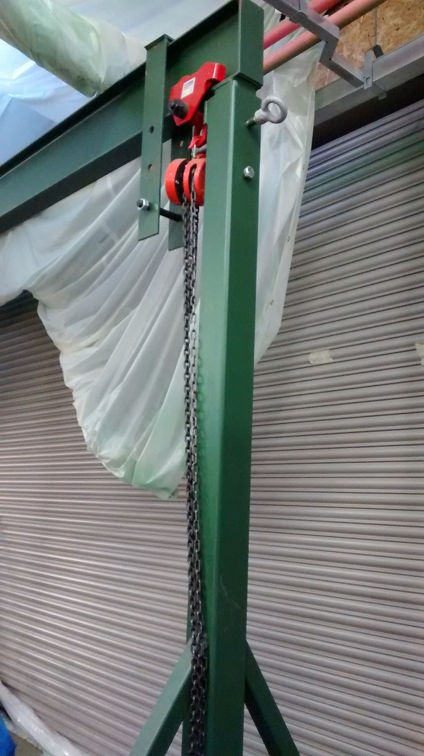 engine hoist for a narrowboat