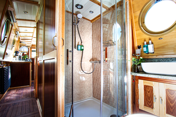 bathroom of beacon park boat hobby