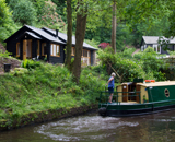 incline cottage canalside of the mon and brec canal
