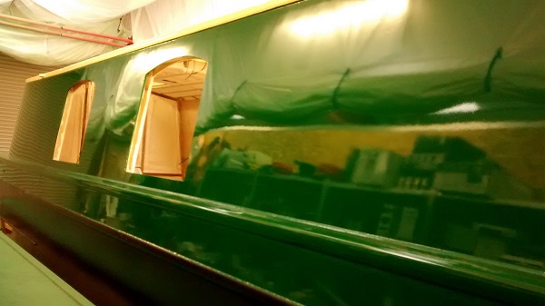 exterior paintwork on beacon park boat kingfisher