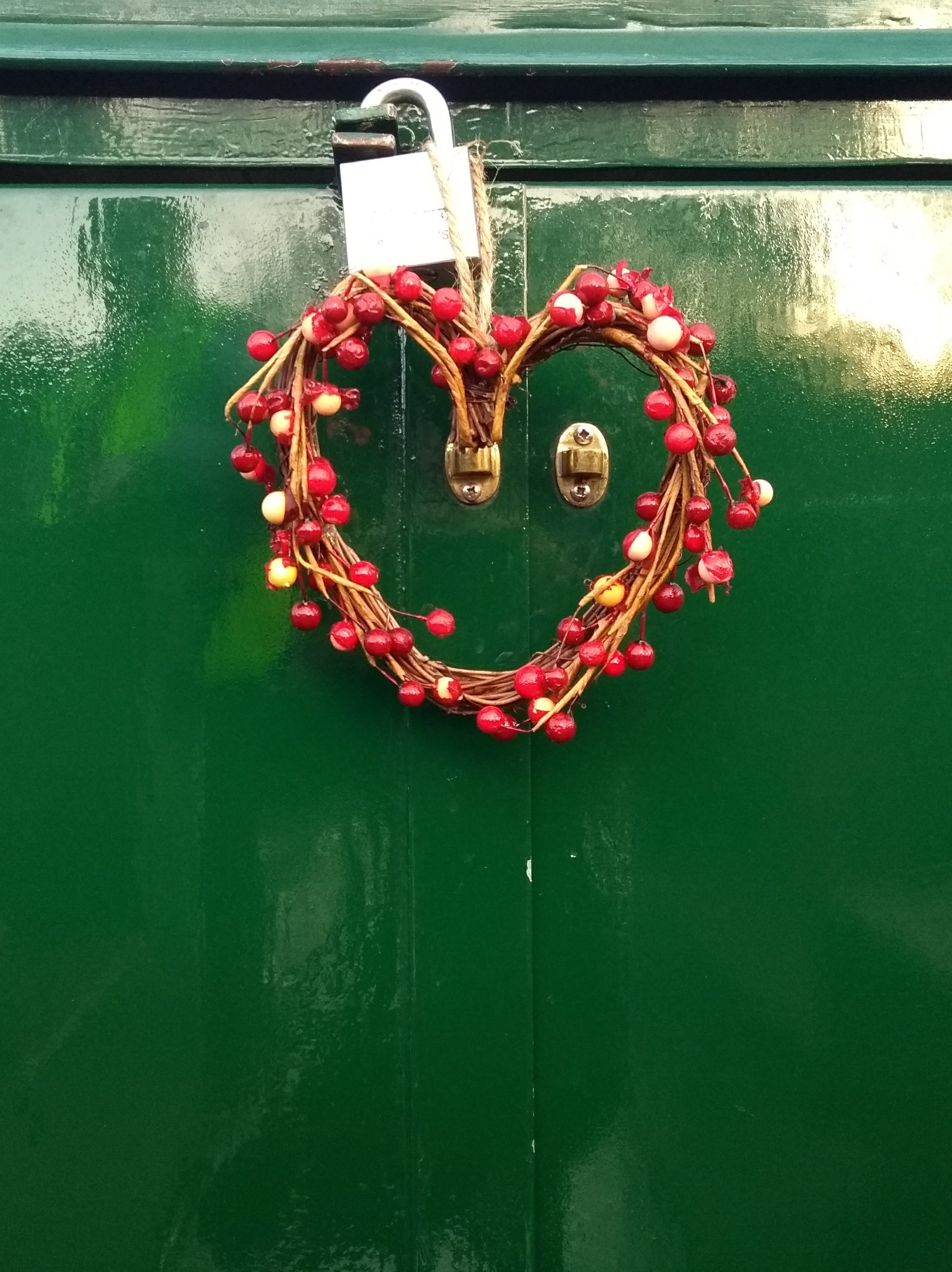 decorative heart on a beacon park boat
