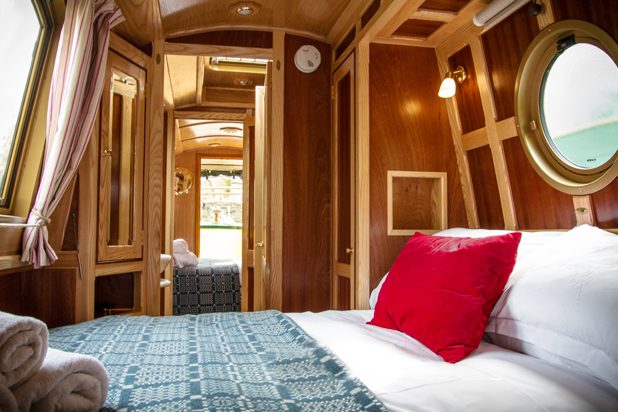 bedroom in a beacon park boat