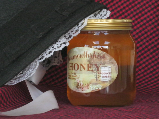 monmouthshire honey with traditional welsh hat
