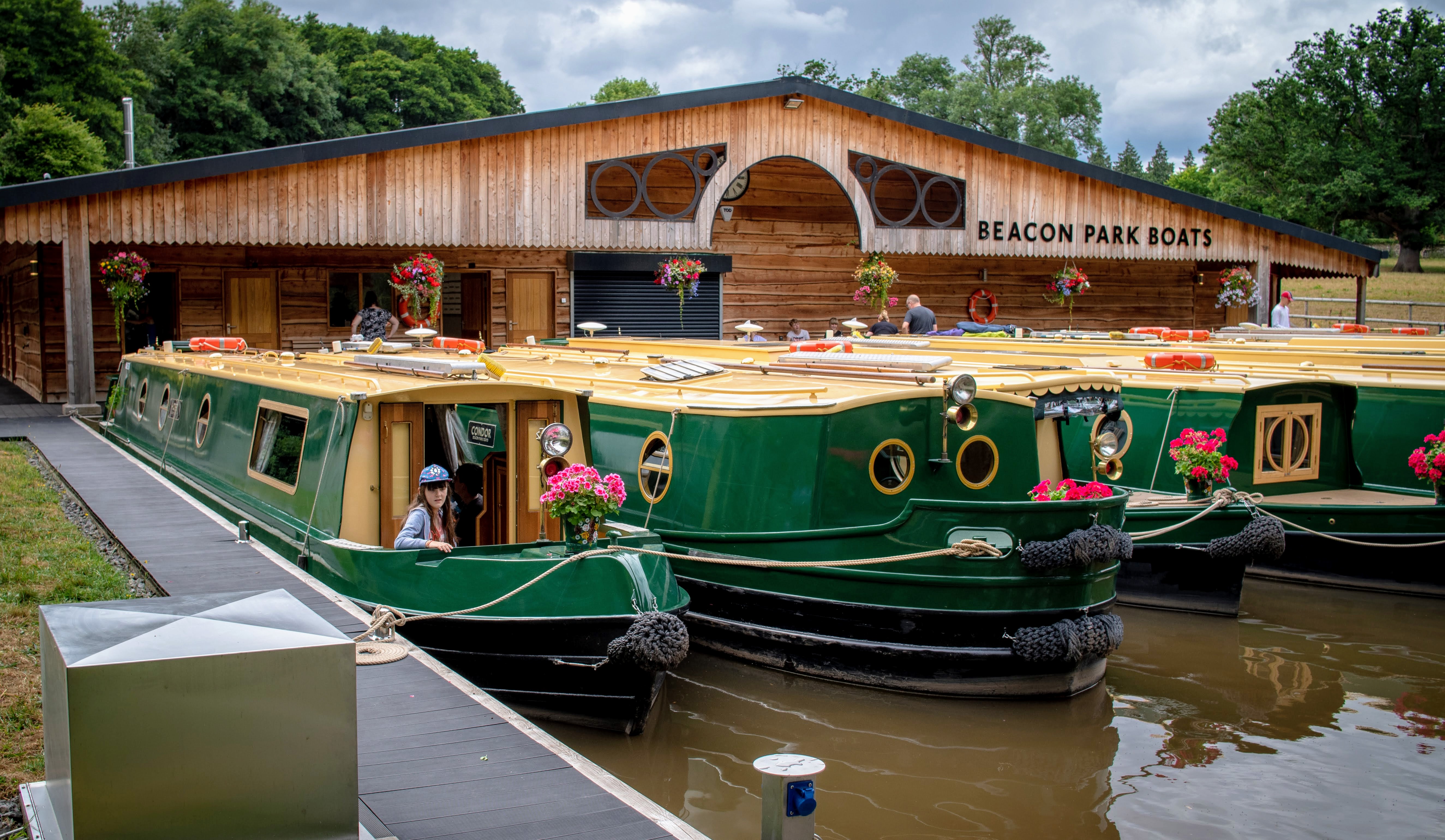 beacon park boats base at llangattock