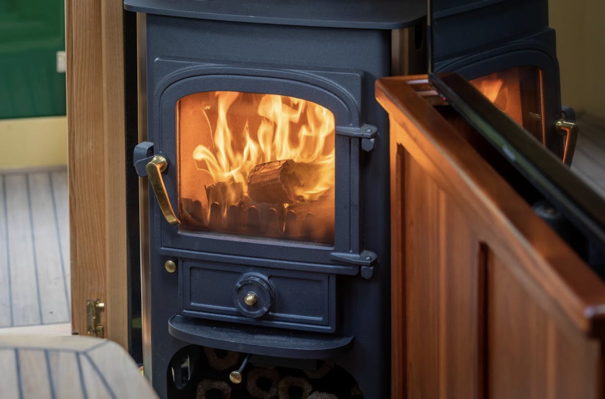 beacon park boat coot's wood-fired log burner