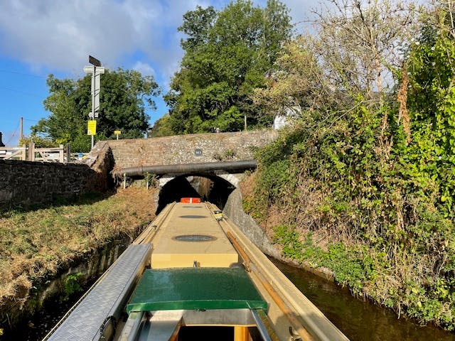 beacon park boat wren on the mon and brec canal