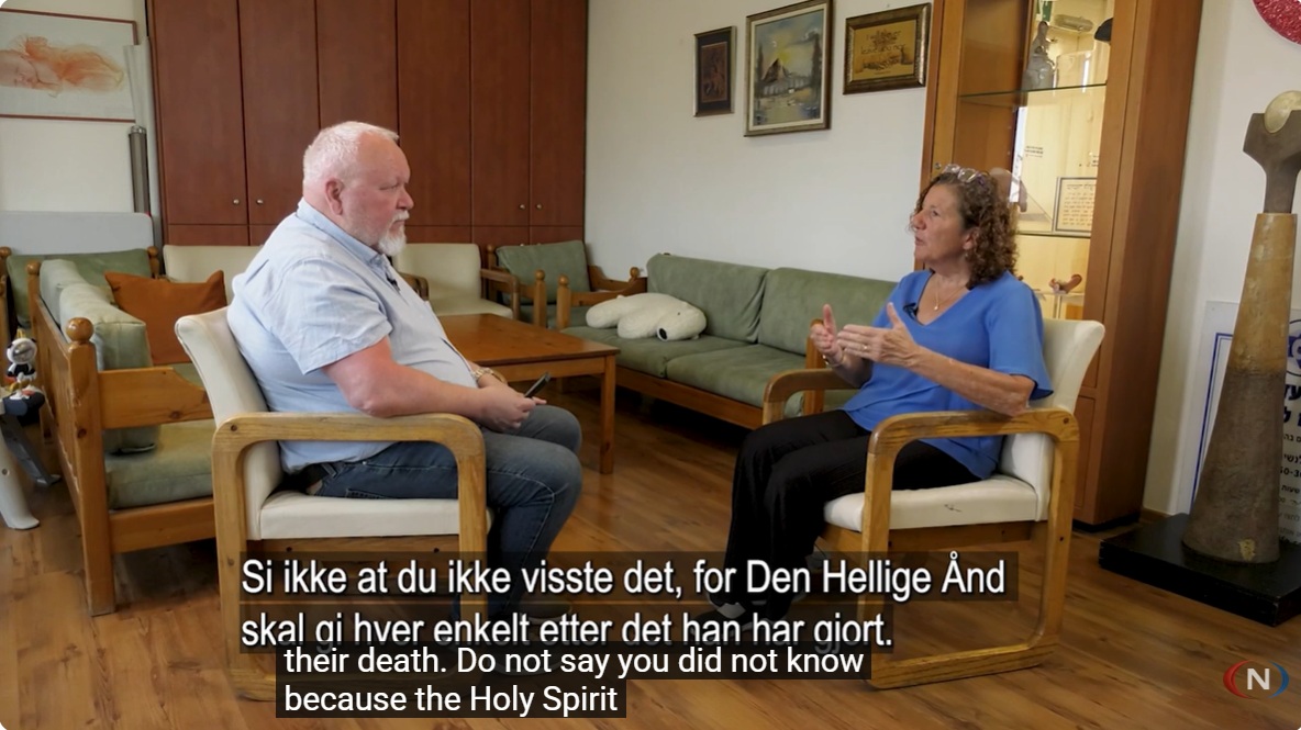 Håkon from TV Visjon Norge and Sandy from Be'ad Chaim, at the office of Be'ad Chaim in Jerusalem