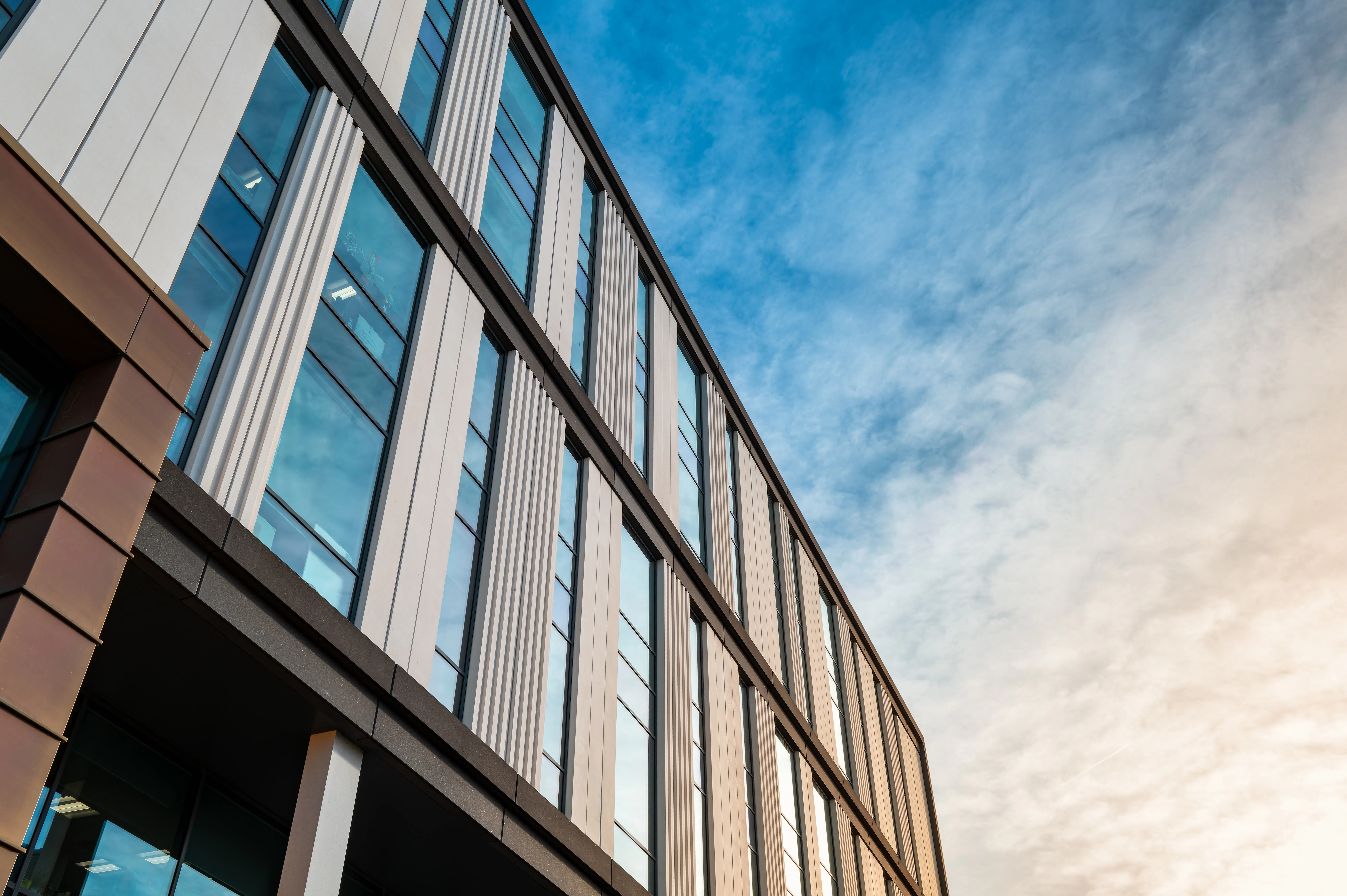 bâtiment tertiaire concerné par les objectifs SNBC 3 de décarbonation