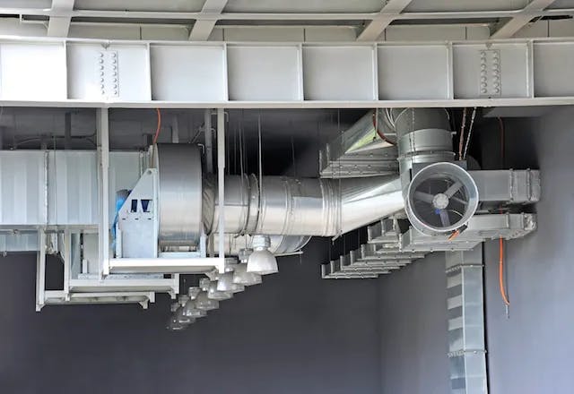 Exemple de système de ventilation en milieu industriel
