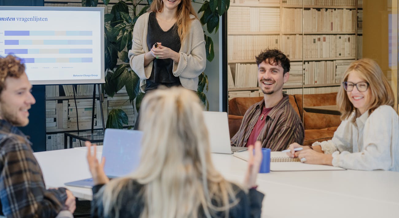 Afbeelding van een overleg met gedragsexperts